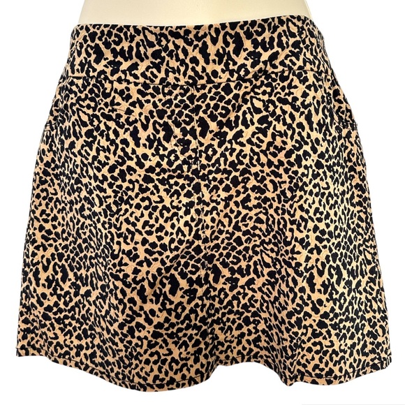 Attyre Pants - Attyre New York Skort-Like New Size 8- leopard print